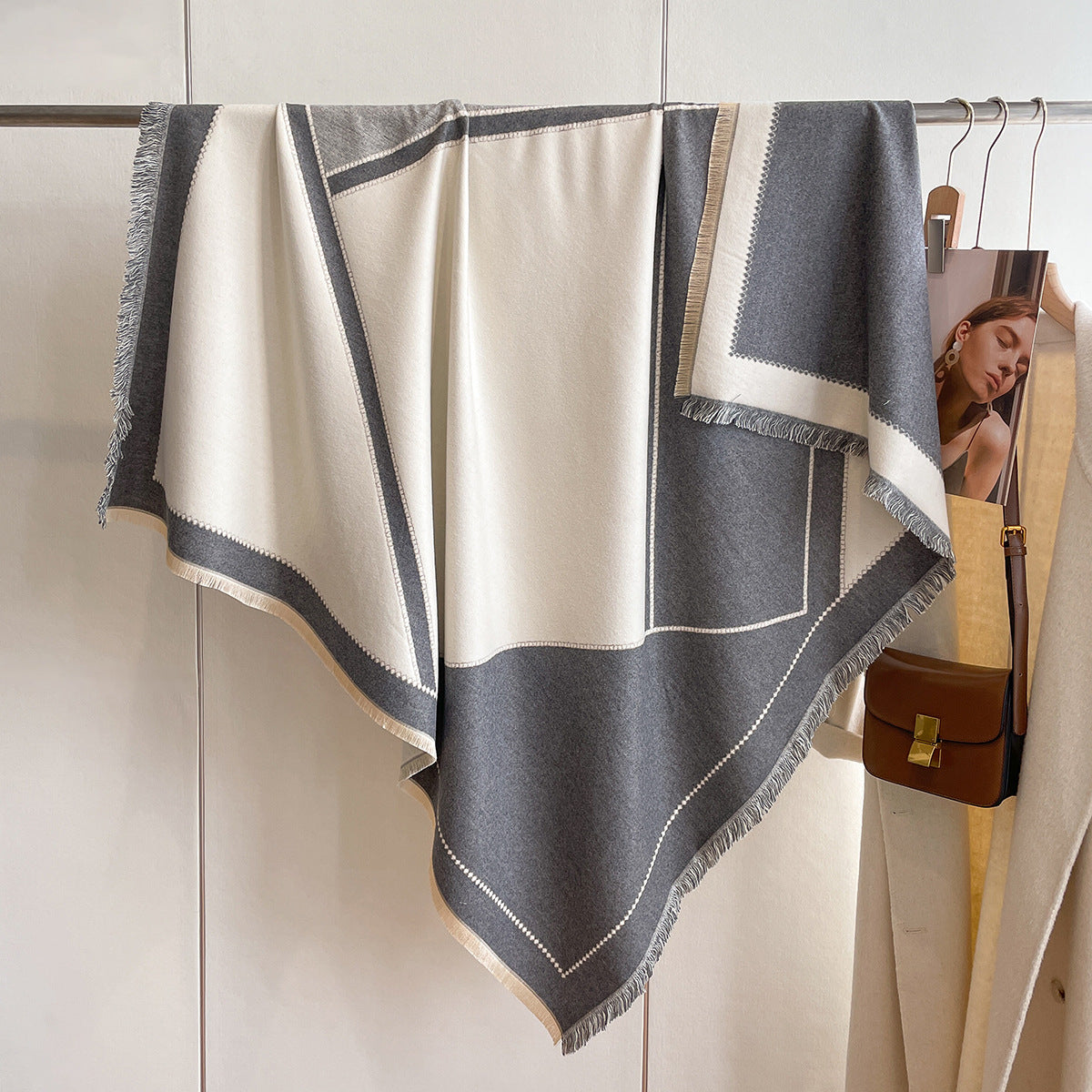 „Europäischer & Amerikanischer Kaschmir-Quadratschal – Verdickt, als warmer Überwurf/Umhang für klimatisierte Räume“