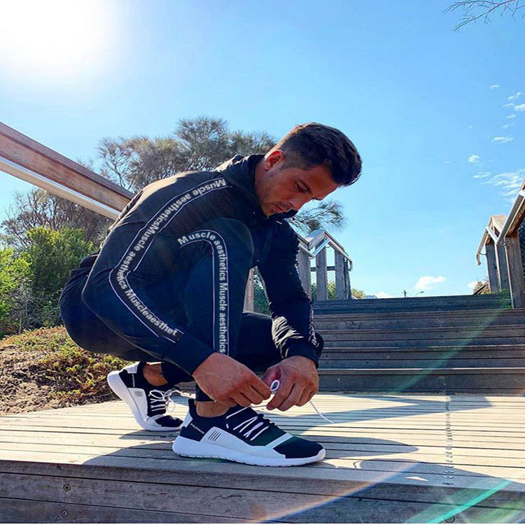 Fitness- und Freizeitjacke mit Kapuze