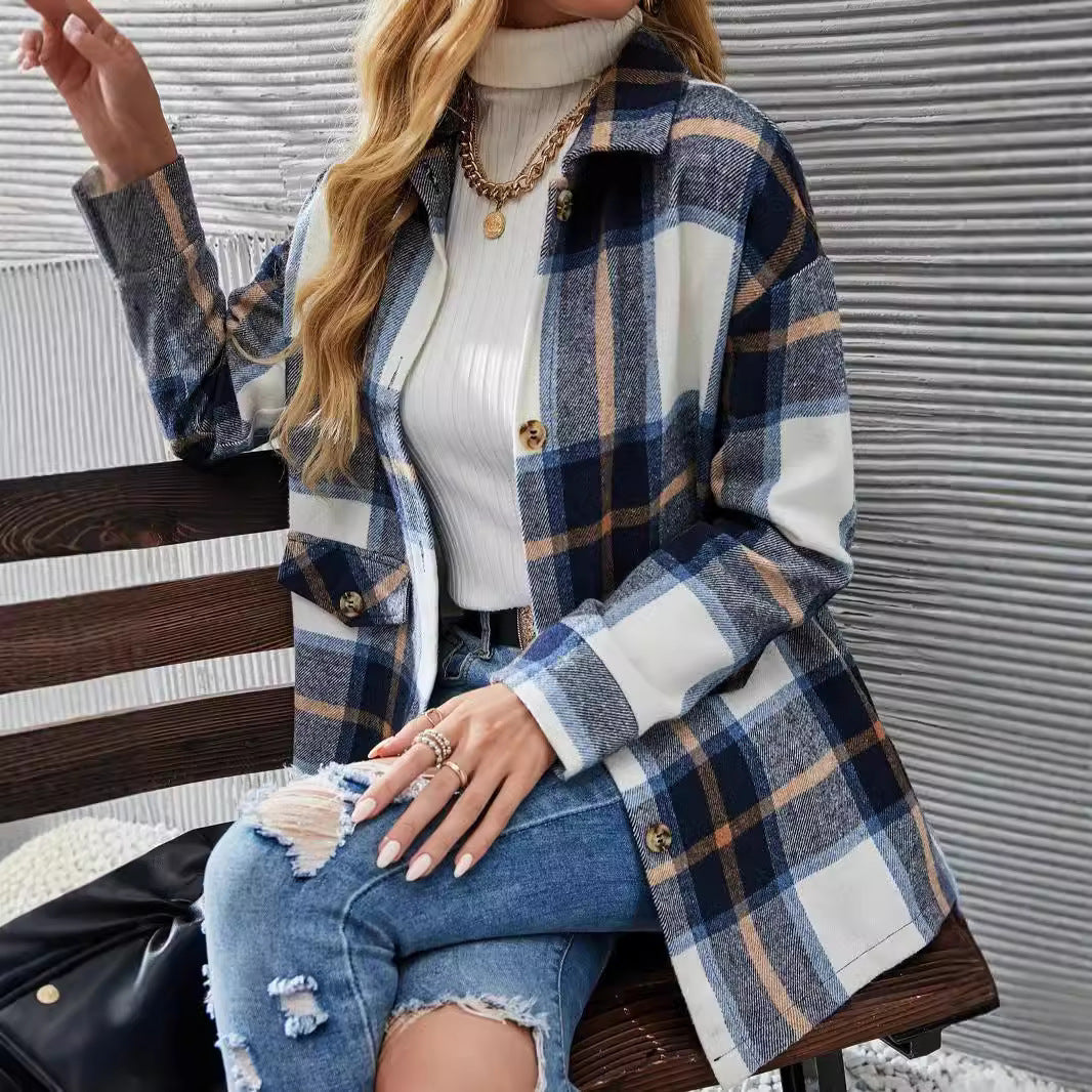 ✨ Herbst-/Winter Damen Oversize Karo-Hemdjacke ✨

Entdecke den perfekten Mix aus Komfort, Stil und Vielseitigkeit!
Unsere lässige Hemdjacke mit modernem Karo-Muster ist der ideale Begleiter für kühle Tage