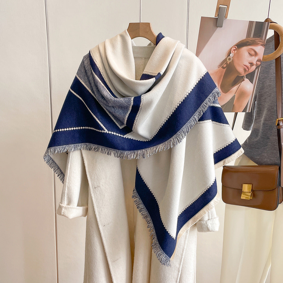 „Europäischer & Amerikanischer Kaschmir-Quadratschal – Verdickt, als warmer Überwurf/Umhang für klimatisierte Räume“