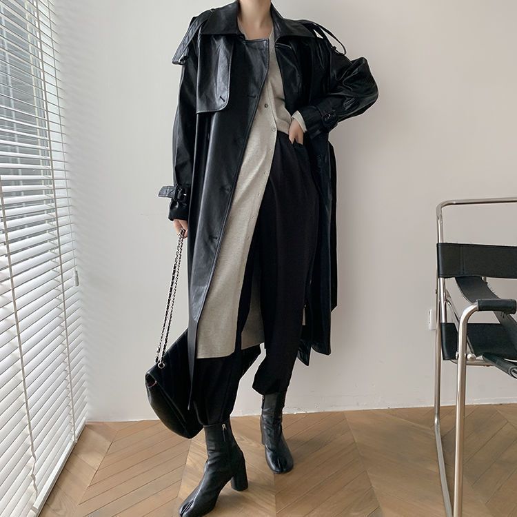„Eleganter Retro-Damenmantel – mittellanger PU-Coat mit figurbetonter Taille für einen stilvollen Look.“