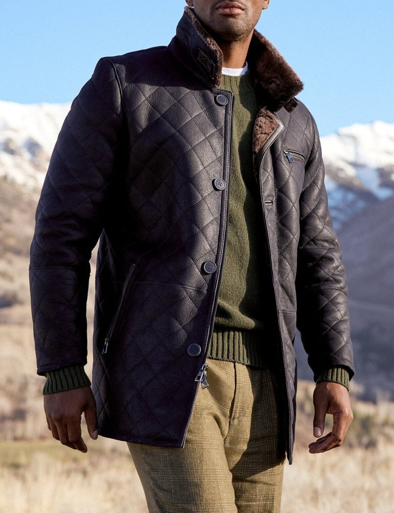 Gestepper Pelzmantel / Langer Mantel mit Kunstfell und Knöpfen