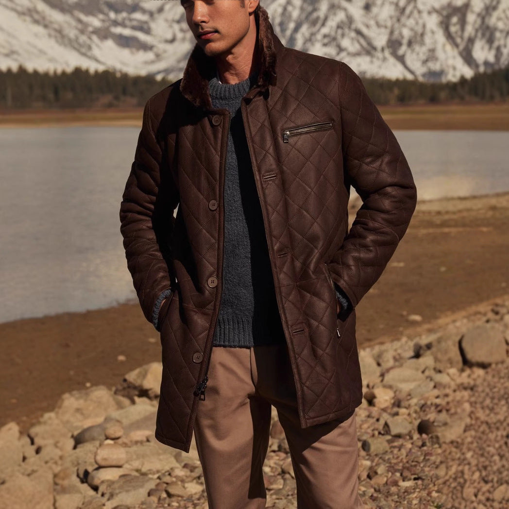 Gestepper Pelzmantel / Langer Mantel mit Kunstfell und Knöpfen